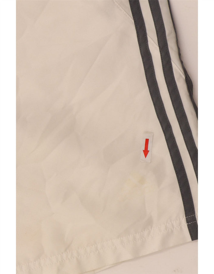 Ανδρικό αθλητικό σορτς Adidas Climacool σε μεσαίο λευκό χρώμα