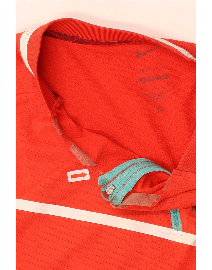 Ανδρικό κοντομάνικο γραφικό μπλουζάκι Nike με μεσαίο κόκκινο πολυεστέρα