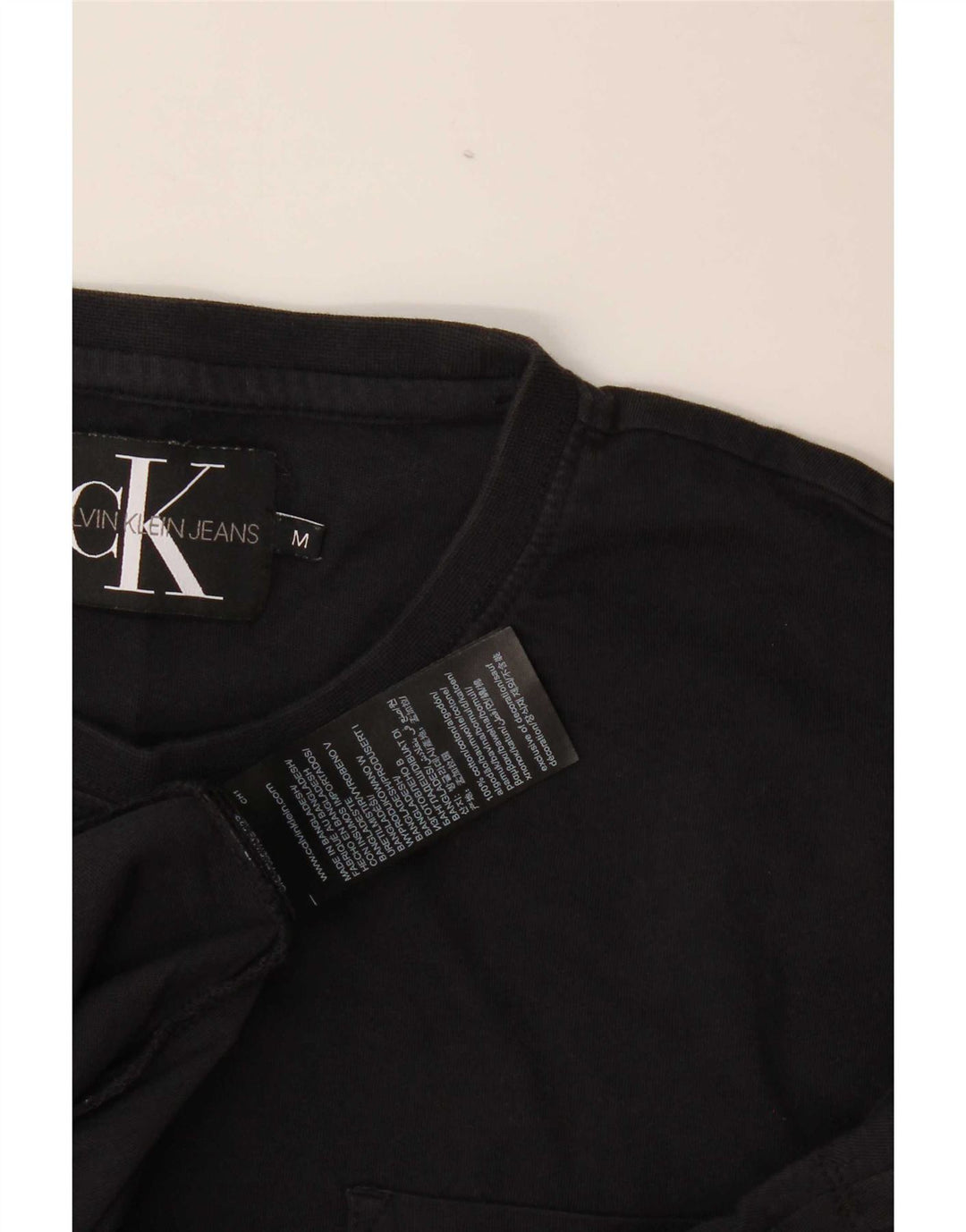 Ανδρικό γραφικό μπλουζάκι Calvin Klein Τοπ μεσαίο μαύρο βαμβακερό