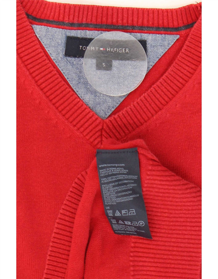 Ανδρικό πουλόβερ Tommy Hilfiger με V λαιμόκοψη, μικρό κόκκινο βαμβακερό