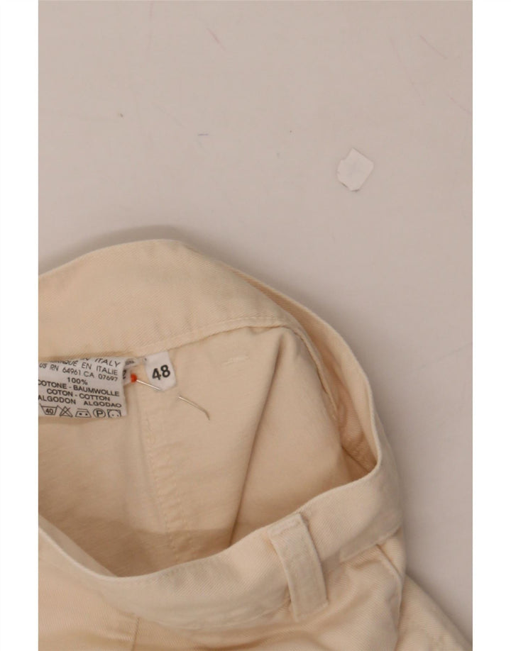 SISLEY Mens Cargo Shorts IT 48 Medium W32  Off White Cotton Vintage Sisley and Second-Hand Sisley from Messina Hembry 