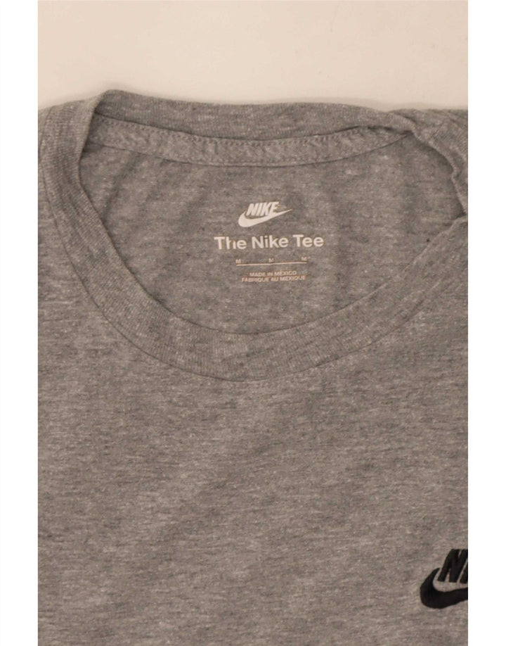 Ανδρικό μπλουζάκι Nike τοπ με μεσαίο γκρι χρώμα