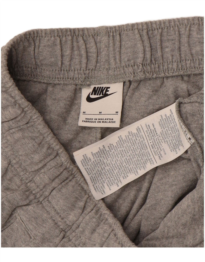 Ανδρικό αθλητικό σορτς Nike, βαμβακερό σε μεσαίο γκρι χρώμα