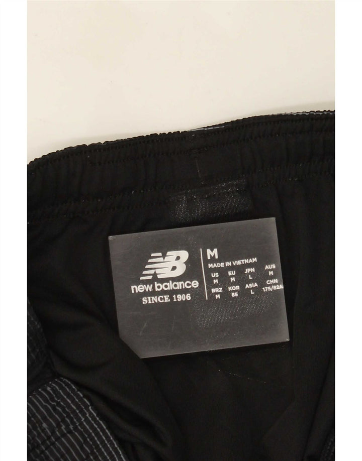 Ανδρικό γραφικό αθλητικό σορτς New Balance, μεσαίο μαύρο ριγέ πολυεστέρα