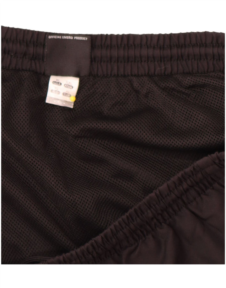 Ανδρικό αθλητικό σορτς Umbro XL Μαύρο γεωμετρικό πολυεστέρα