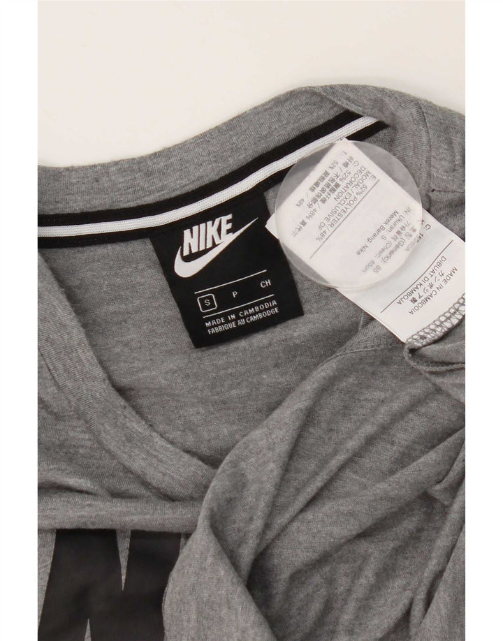 Ανδρικό μπλουζάκι Nike με γραφικά μπλουζάκια με τοπ μικρού γκρι πολυεστέρα