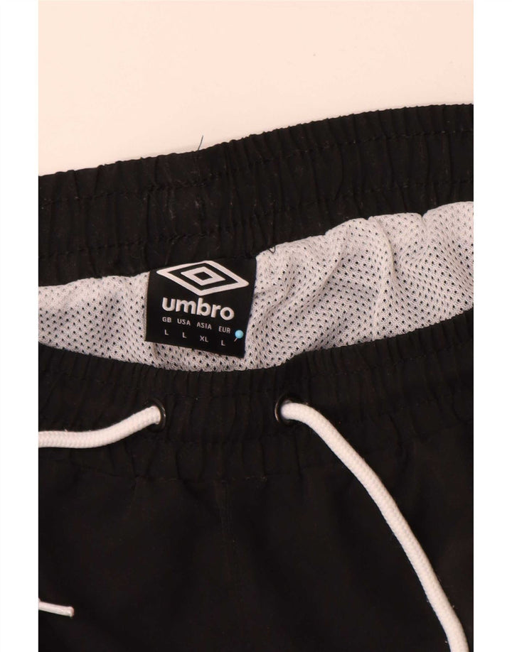 Ανδρικό γραφικό σορτς κολύμβησης Umbro μεγάλο μαύρο γεωμετρικό πολυεστέρα