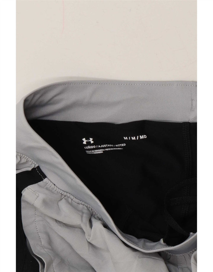 Ανδρικό αθλητικό σορτς Under Armour με μεσαίο γκρι χρώμα