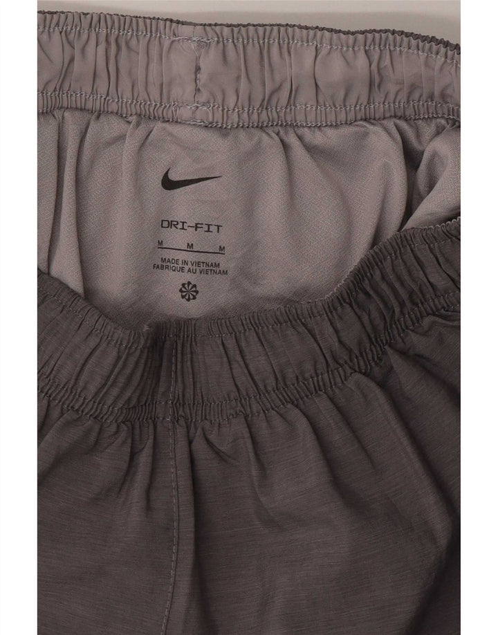 Γυναικείο αθλητικό σορτς Nike UK 12 μεσαίου γκρι πολυεστέρας