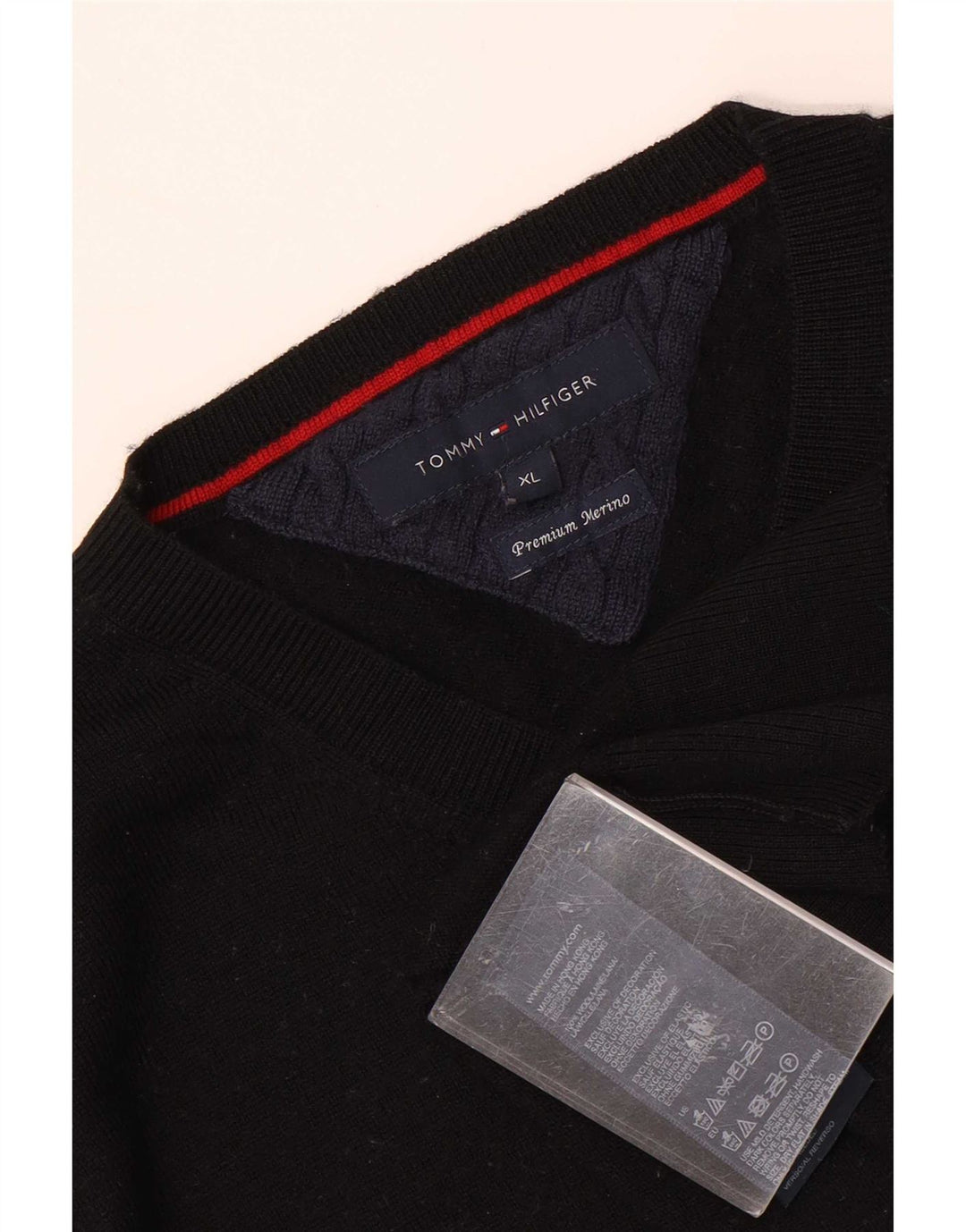 Ανδρικό πουλόβερ Tommy Hilfiger με V λαιμόκοψη XL μαύρο μάλλινο