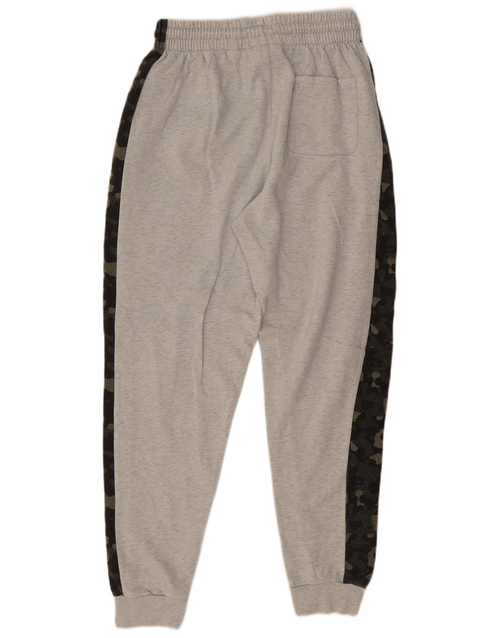 Ανδρική αθλητική φόρμα Fila Παντελόνι Joggers Μεσαίο γκρι βαμβακερό καμουφλάζ