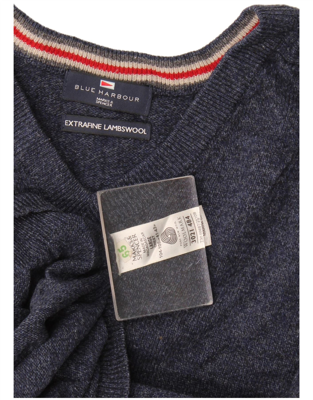 Marks & Spencer Ανδρικό Μπλε πουλόβερ με λαιμόκοψη με λαιμόκοψη σε μαύρο χρώμα, μπλε ναυτικό