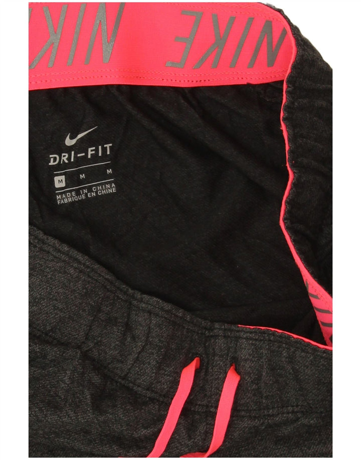 Γυναικείο αθλητικό σορτς Nike Dri Fit UK 14 από μεσαίο γκρι πολυεστέρα