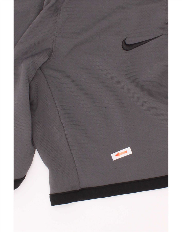 Γραφικό αθλητικό σορτς Nike Boys Dri Fit 12-13 ετών μεγάλο γκρι πολυεστέρα