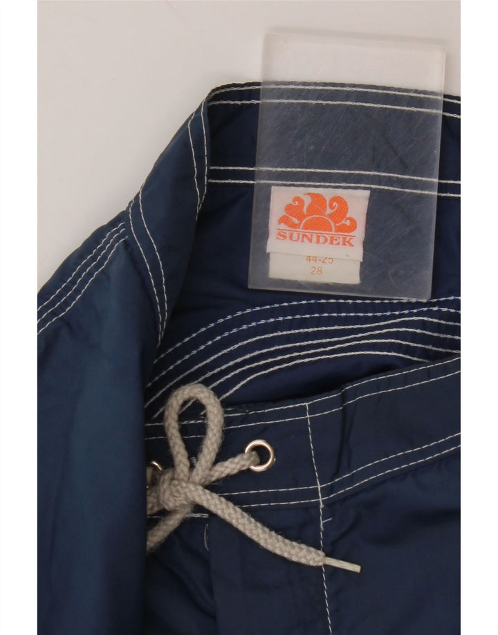 Ανδρικό σορτς κολύμβησης SUNDEK Μικρό ναυτικό μπλε ριγέ νάιλον