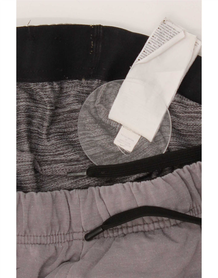 Ανδρικό αθλητικό σορτς Nike Dri Fit σε μεσαίο γκρι βισκόζη