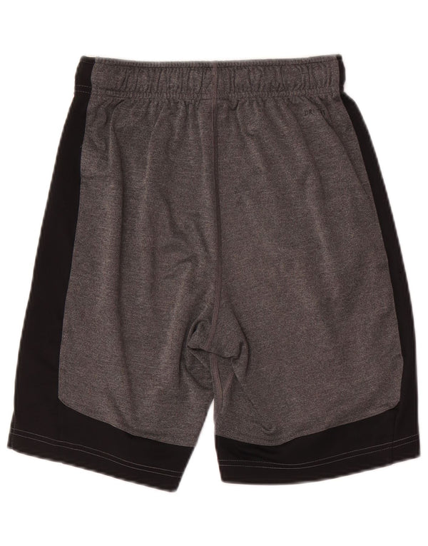 Αθλητικό σορτς Nike Boys Dri Fit 11-12 ετών με μεσαίο γκρι χρώμα