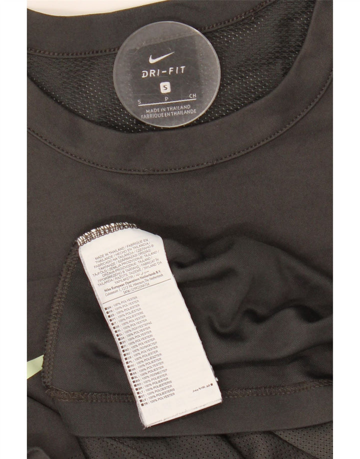 Ανδρικό μπλουζάκι NIKE με γραφικό Dri Fit Τοπ μικρού γκρι πολυεστέρα