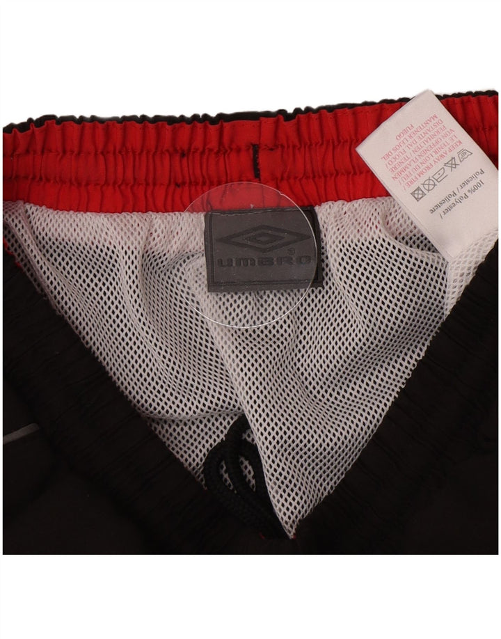 Ανδρικό γραφικό σορτς κολύμβησης Umbro, μεσαίο μαύρο χρώμα, πολυεστέρας