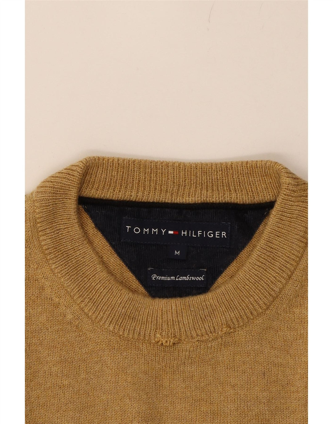 TOMMY HILFIGER Mens Crew Neck Jumper Sweater Medium Beige Lambswool Vintage Tommy Hilfiger and Second-Hand Tommy Hilfiger from Messina Hembry 