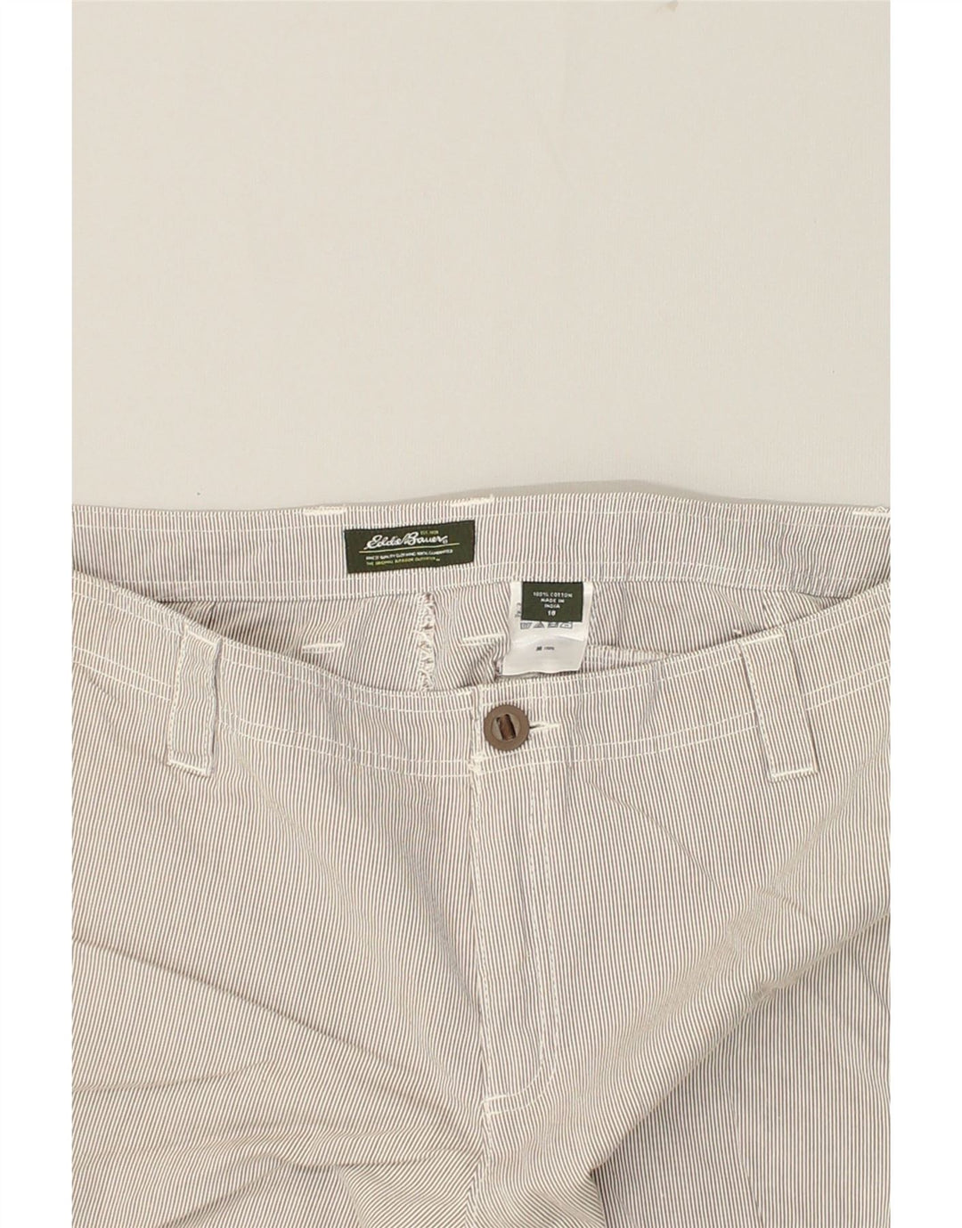 EDDIE BAUER Womens Cargo Shorts US 18 2XL W40 Grey Pinstripe Cotton | Vintage Eddie Bauer | Thrift | Second-Hand Eddie Bauer | Used Clothing | Messina Hembry 