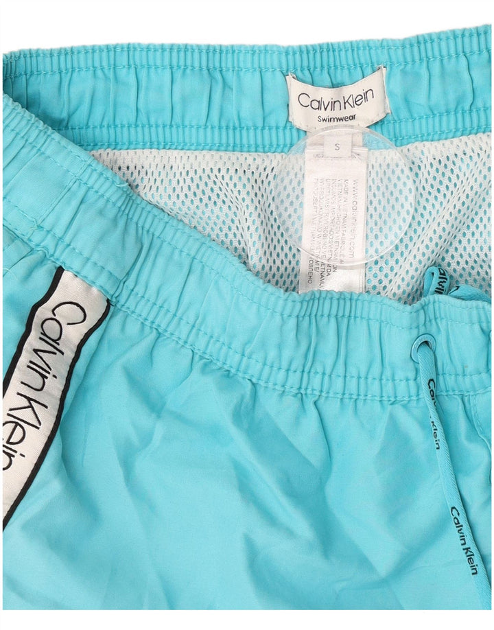 Γραφικό ανδρικό σορτς κολύμβησης Calvin Klein Μικρό μπλε πολύχρωμο πολυεστέρα