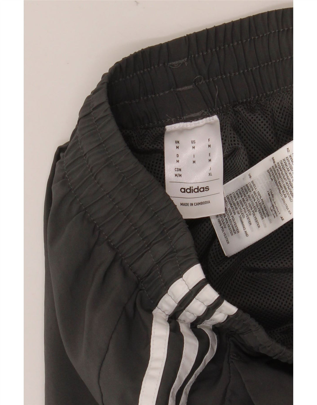 Ανδρικό αθλητικό σορτς ADIDAS από μεσαίο γκρι πολυεστέρα