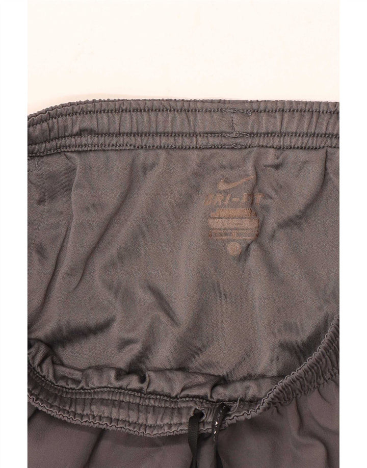 Ανδρικά σορτς Nike Dri Fit με μεσαίο γκρι χρώμα
