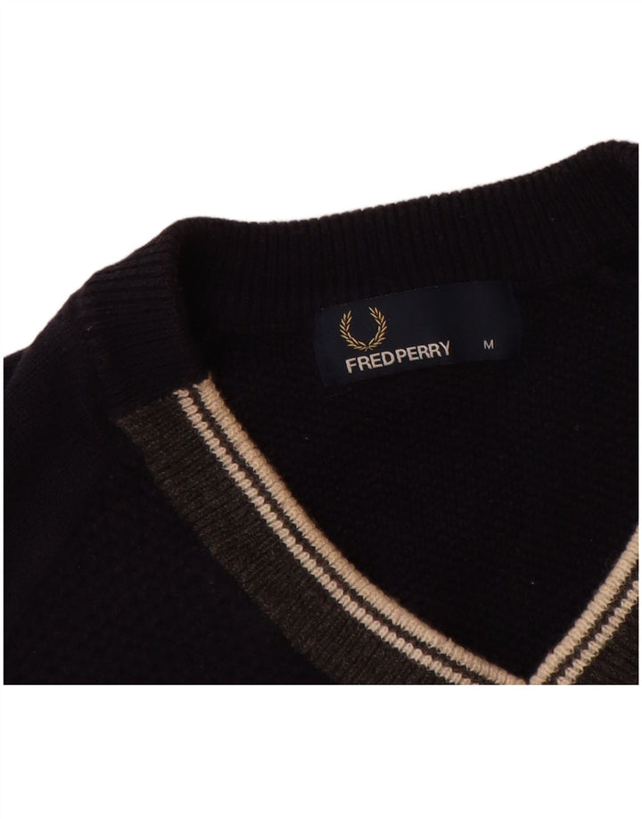 FRED PERRY Ανδρικό πουλόβερ με λαιμόκοψη με λαιμόκοψη μεσαίου χρώματος από μαλλί