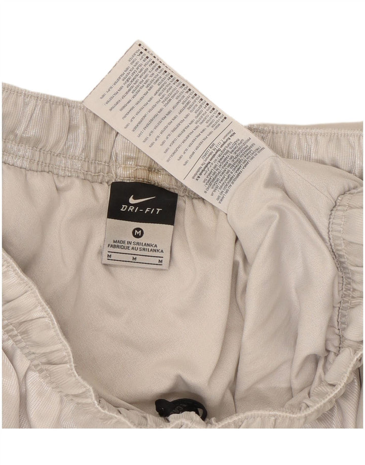 Ανδρικό αθλητικό σορτς Nike Dri Fit με μεσαίο λευκό ριγέ πολυεστέρα