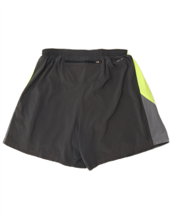 Ανδρικά σορτς Nike Dri Fit με μεσαίο γκρι χρώμα