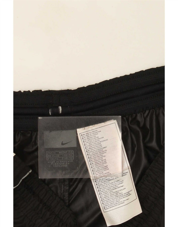 Ανδρικό αθλητικό σορτς Nike από μεσαίο μαύρο πολυεστέρα