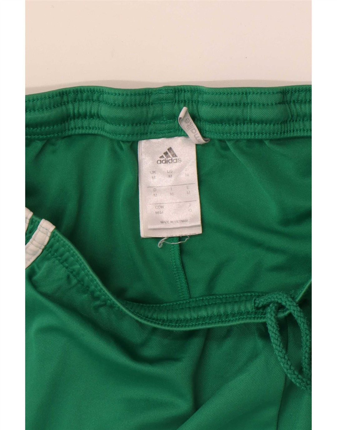 Ανδρικό αθλητικό σορτς Adidas Climalite από μεσαίο πράσινο πολυεστέρα