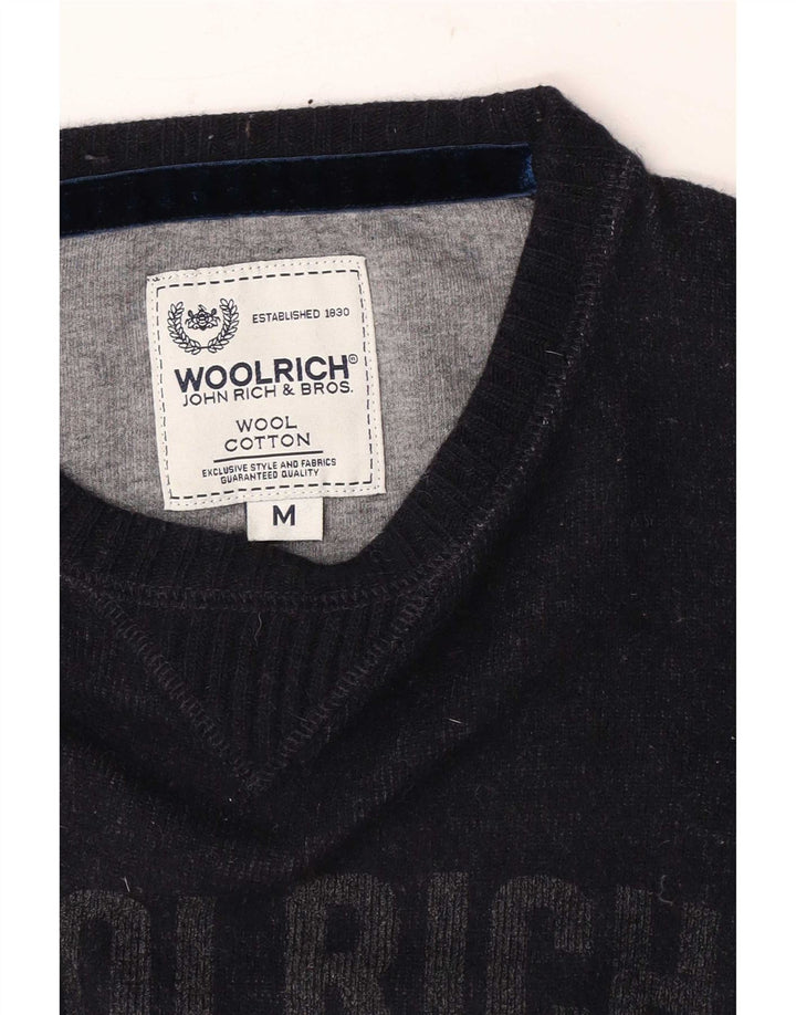 Woolrich Ανδρικό γραφικό πουλόβερ με λαιμόκοψη μεσαίου μπλε μαλλί