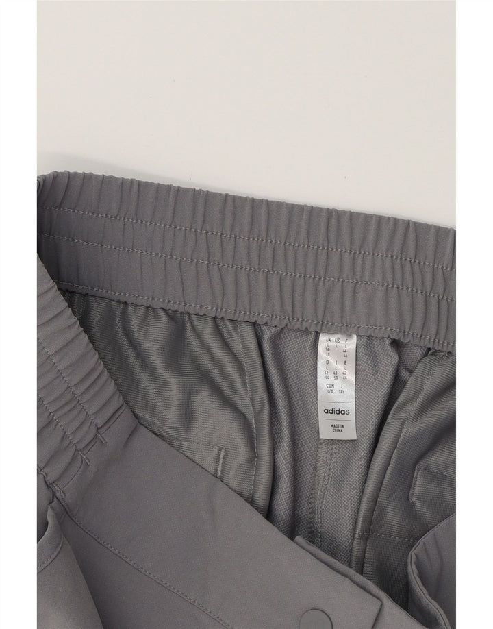 ADIDAS Womens Chino Shorts UK 16/18 Large W34 Grey Polyester Vintage Adidas and Second-Hand Adidas from Messina Hembry 