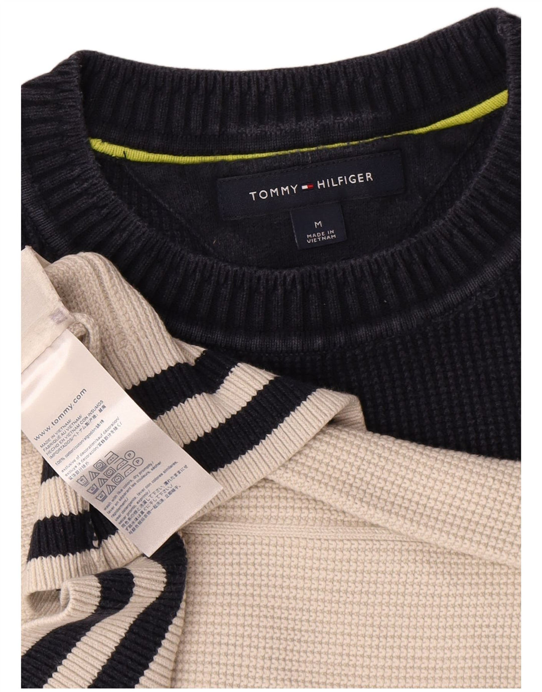Ανδρικό πουλόβερ με λαιμόκοψη Tommy Hilfiger, μεσαίο σε λευκό χρώμα