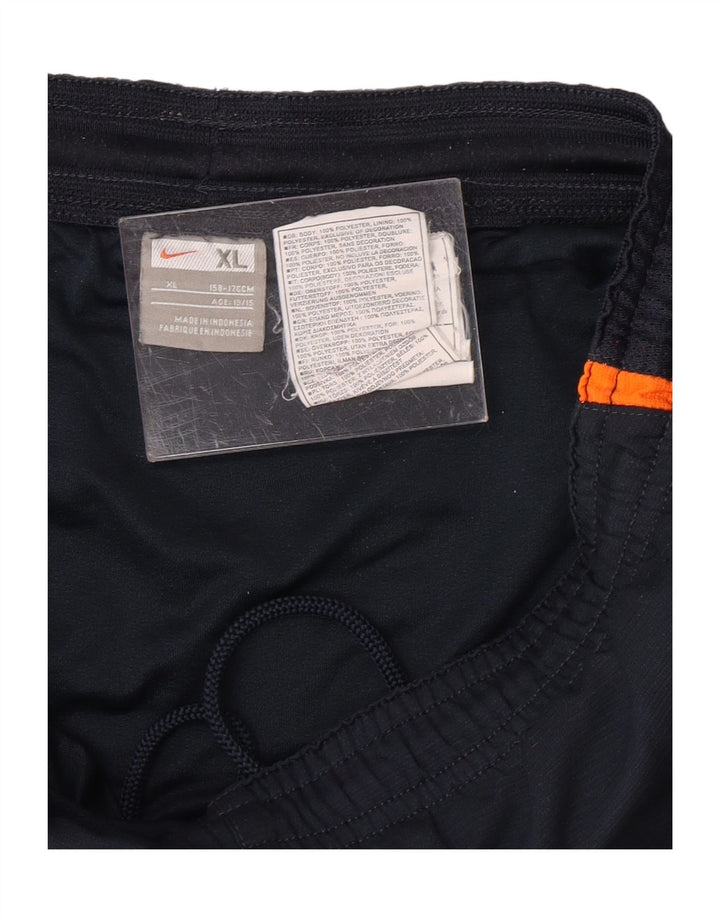 NIKE Boys Graphic Sport Shorts 13-14 Years XL Navy Blue Polyester Vintage Nike and Second-Hand Nike from Messina Hembry 