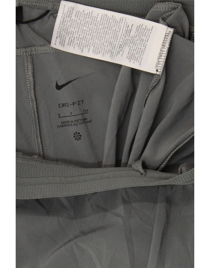 Ανδρικό αθλητικό σορτς Nike Dri Fit από μικρό γκρι πολυεστέρα