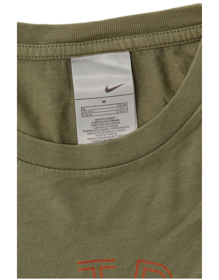 Ανδρικό γραφικό μπλουζάκι NIKE Top UK 39/41 Μεσαίο βαμβακερό χακί