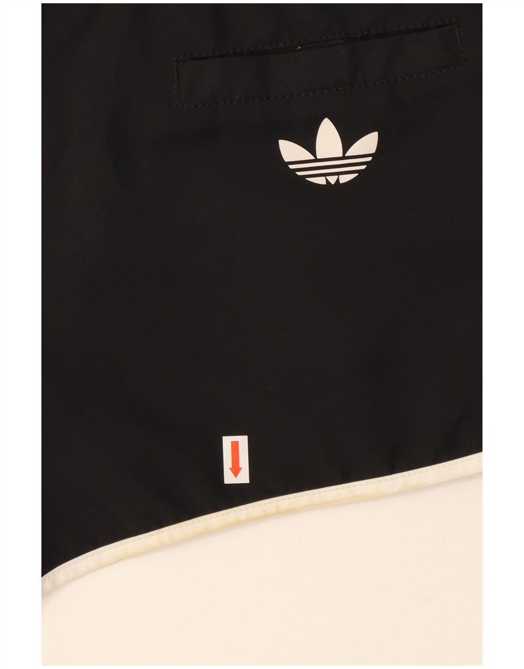 Γυναικείο αθλητικό σορτς Adidas IT 42 μεσαίο μαύρο πολυεστέρα