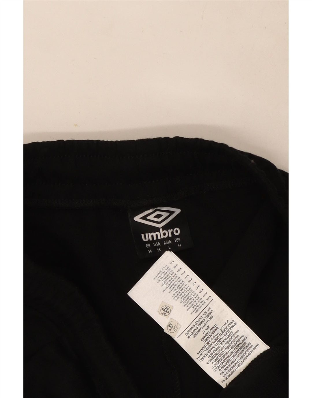 Ανδρικό αθλητικό σορτς Umbro, μεσαίο μαύρο βαμβακερό