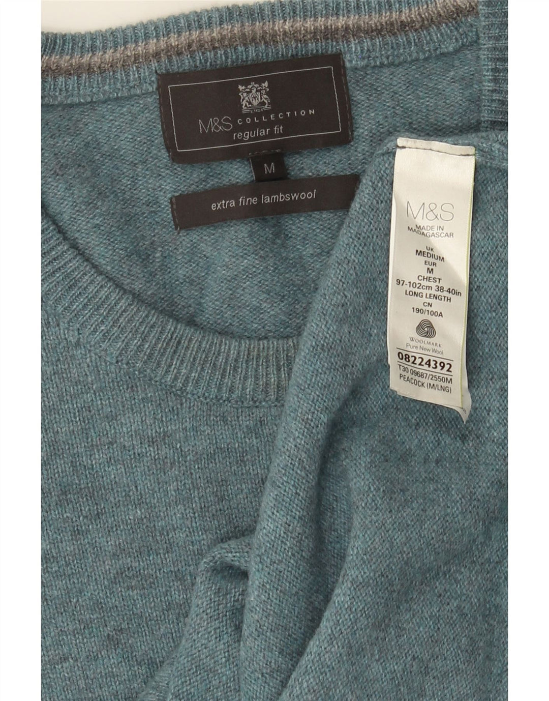 Ανδρικό πουλόβερ με λαιμόκοψη Marks & Spencer Ανδρικό πουλόβερ με μεσαίο μπλε χρώμα