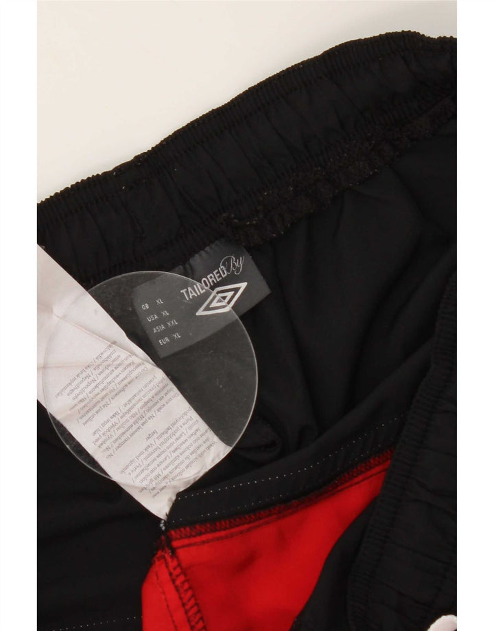 Γυναικείο αθλητικό σορτς Umbro XL Κόκκινο πολυεστέρας
