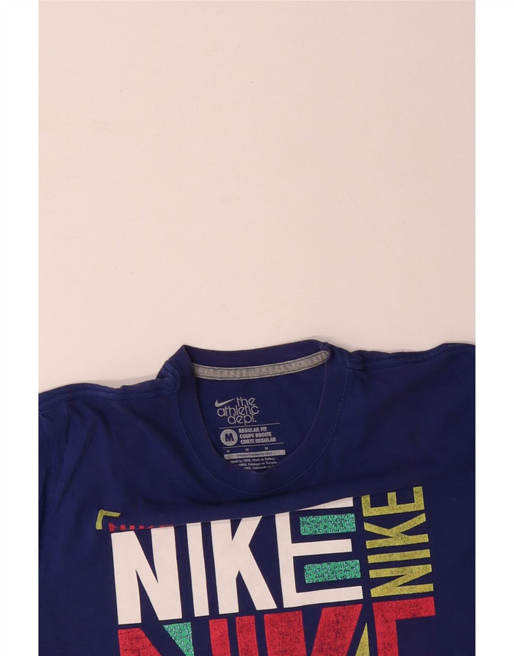 Ανδρικό μπλουζάκι NIKE με κανονική εφαρμογή, γραφικό μπλουζάκι από μεσαίο μπλε βαμβακερό