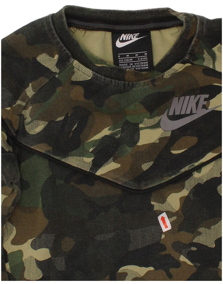 Γραφικό Φούτερ NIKE Boys Jumper 5-6 ετών Μεσαίου πράσινου καμουφλάζ