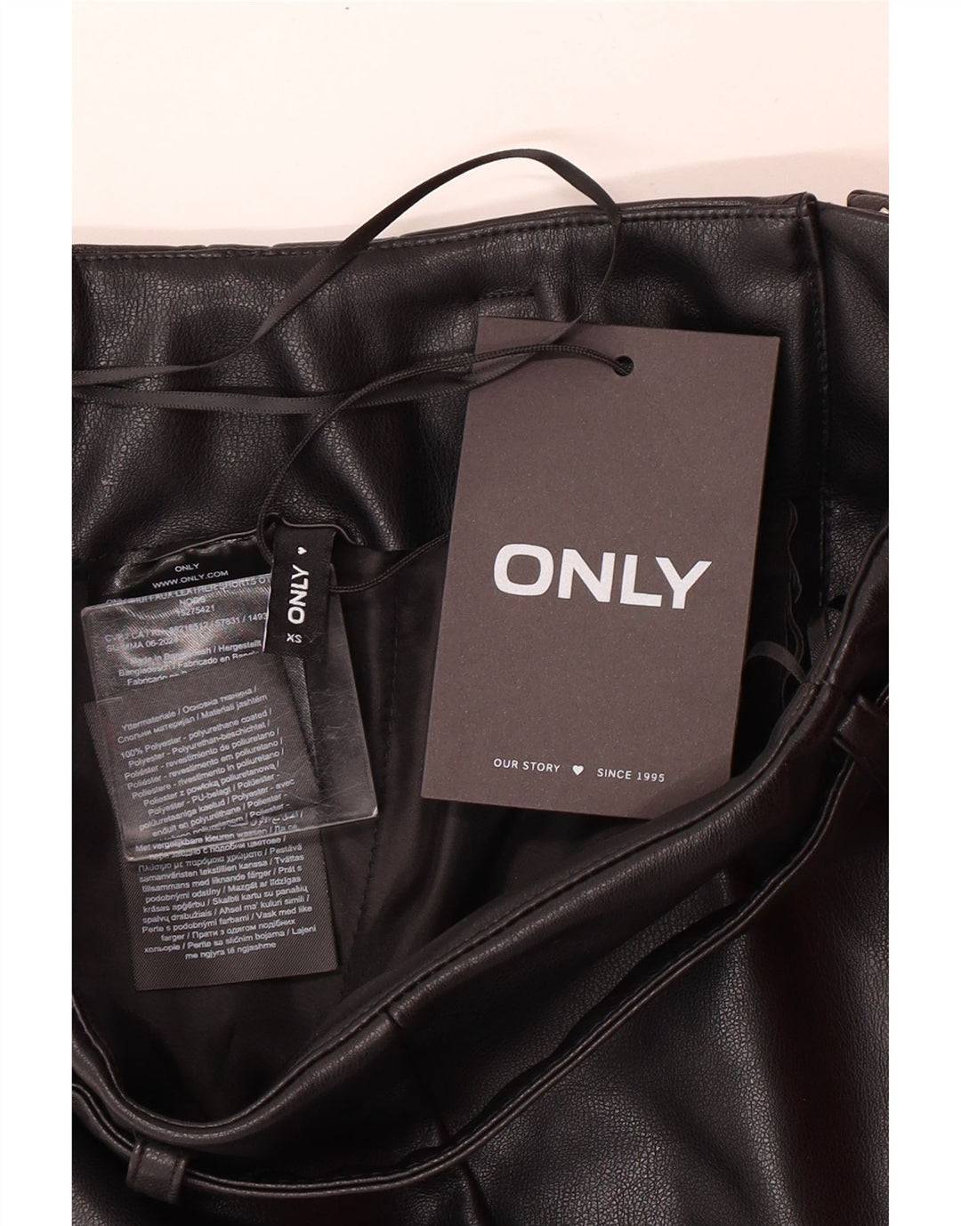 Μόνο γυναικείο σορτς από συνθετικό δέρμα XS W25 μαύρο πολυεστέρα