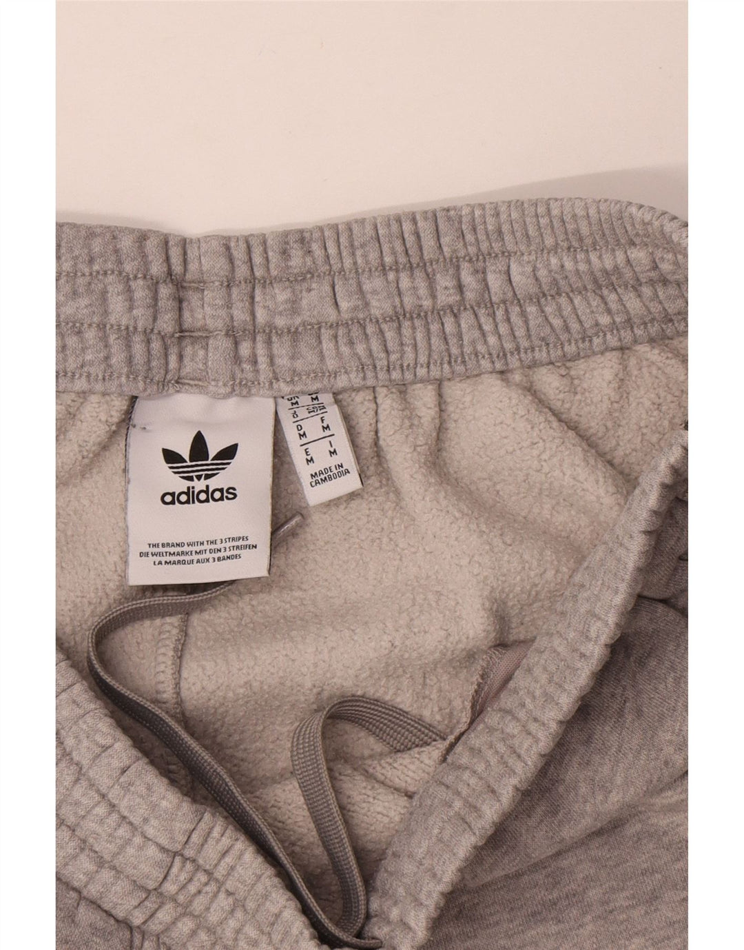 Ανδρικό αθλητικό σορτς Adidas από βαμβακερό μεσαίο γκρι