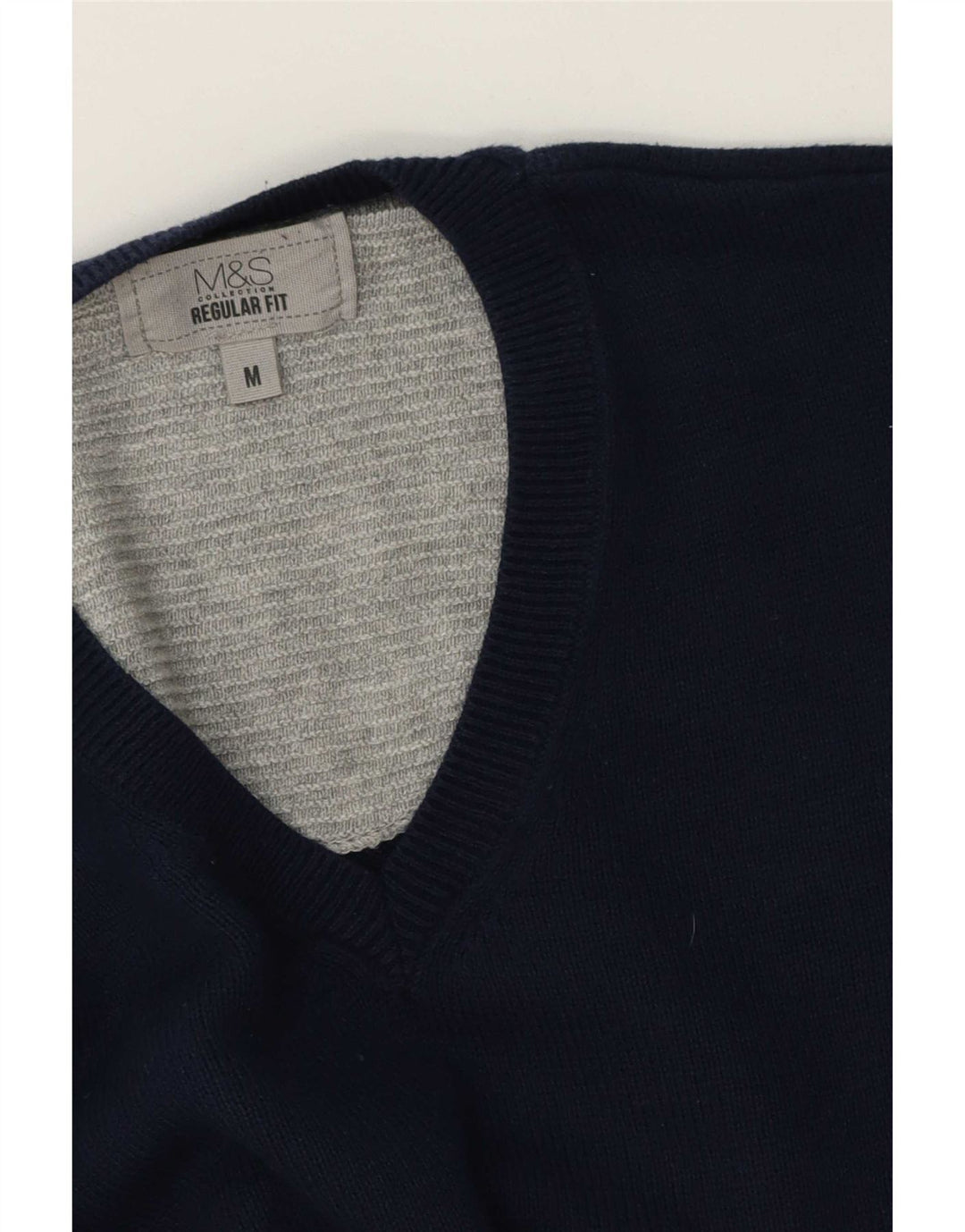 Marks & Spencer Ανδρικό πουλόβερ με κανονική εφαρμογή με λαιμόκοψη σε μεσαίο μπλε ναυτικό