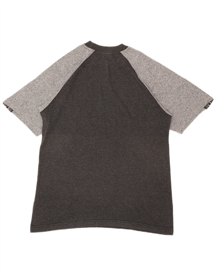 Ανδρικό γραφικό μπλουζάκι Asics Top μεγάλο γκρι βαμβακερό