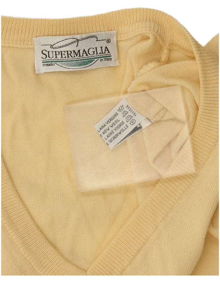 Ανδρικό πουλόβερ Supermaglia με λαιμόκοψη σε μεσαίο κίτρινο μαλλί